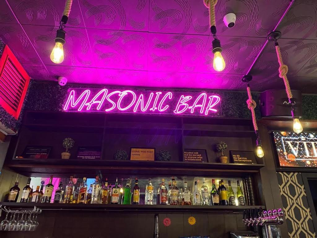 Masonic Hotel Waitara Eksteriør bilde