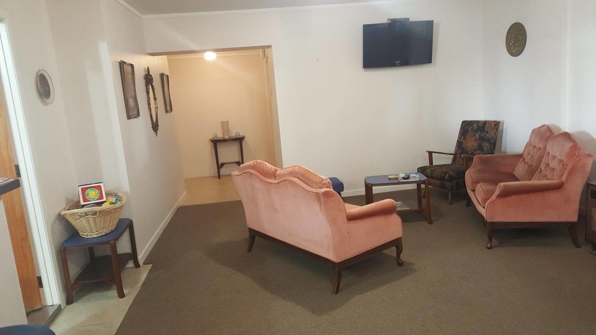 Masonic Hotel Waitara Eksteriør bilde
