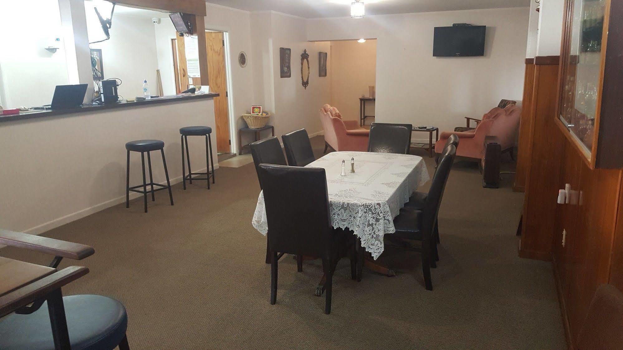 Masonic Hotel Waitara Eksteriør bilde